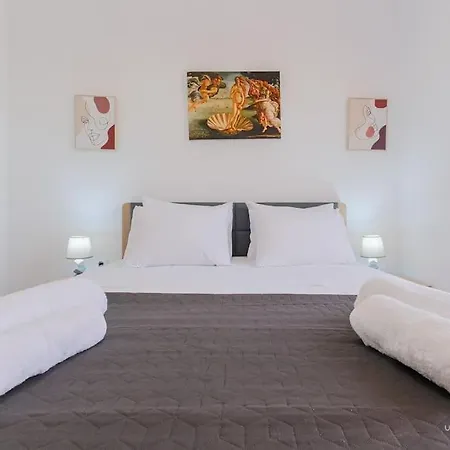 Artistic Flair 3-bdrm Maison, 90m To Beach Casa vacanze *
