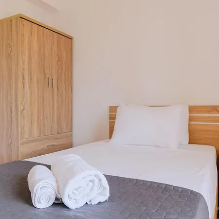 Artistic Flair 3-bdrm Maison, 90m To Beach Nikiti (Sithonia)