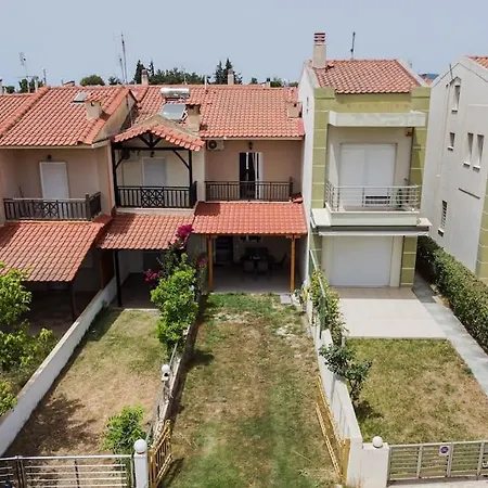 Artistic Flair 3-bdrm Maison, 90m To Beach Nikiti (Sithonia)
