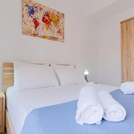 Artistic Flair 3-bdrm Maison, 90m To Beach Nikiti (Sithonia)