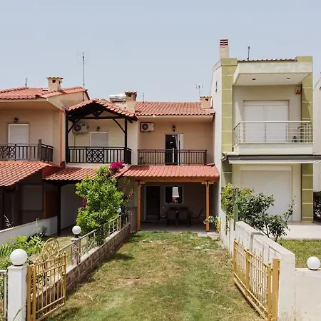 Casa vacanze Artistic Flair 3-bdrm Maison, 90m To Beach