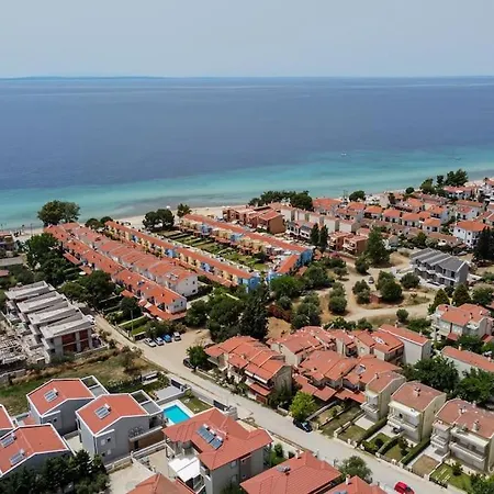 Casa vacanze Artistic Flair 3-bdrm Maison, 90m To Beach