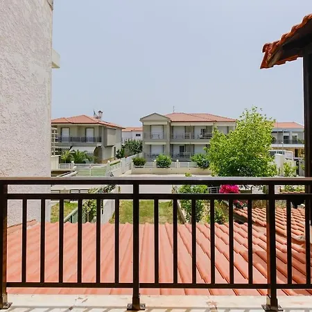 Artistic Flair 3-bdrm Maison, 90m To Beach Nikiti (Sithonia)