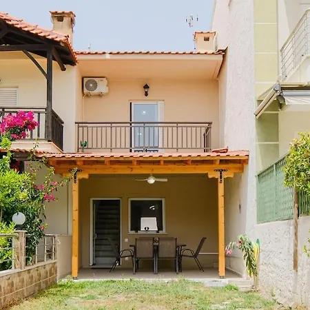 Artistic Flair 3-bdrm Maison, 90m To Beach Casa vacanze *